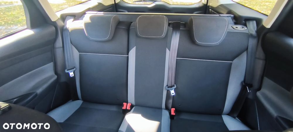 Ford Focus 1.6 Trend - 16