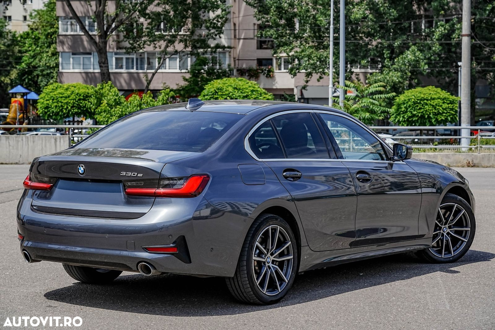 BMW Seria 3 330e AT PHEV - 13