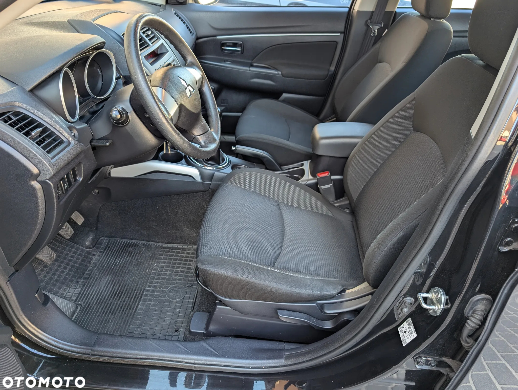 Mitsubishi ASX 1.6 Inform - 18