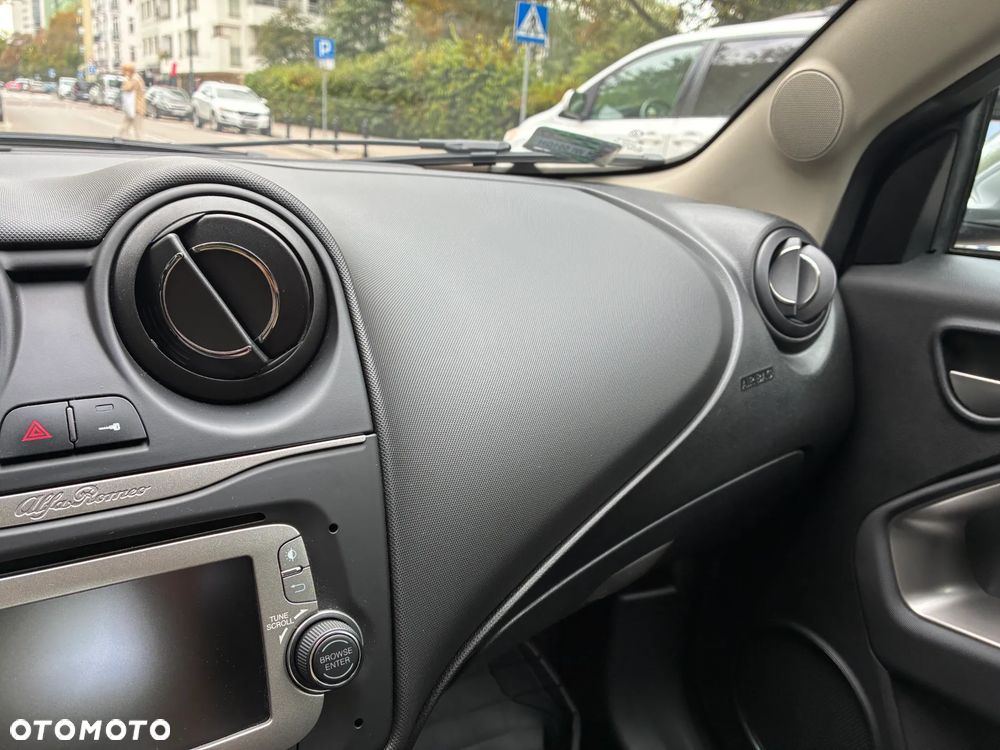 Alfa Romeo Mito 1.4 Distinctive EU6 - 17