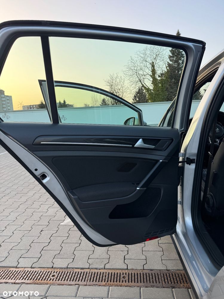 Volkswagen Golf - 14