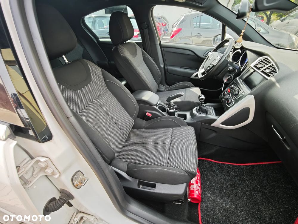 Citroën DS4 HDi 110 Chic - 16
