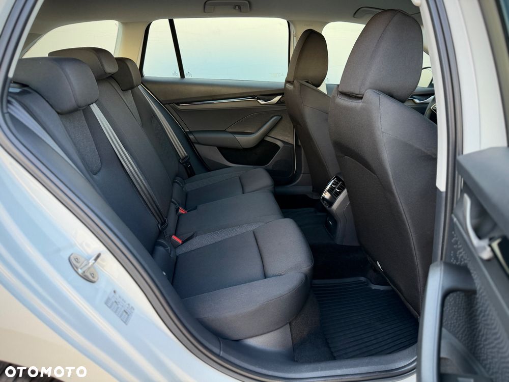 Skoda Octavia 1.5 TSI Essence - 8