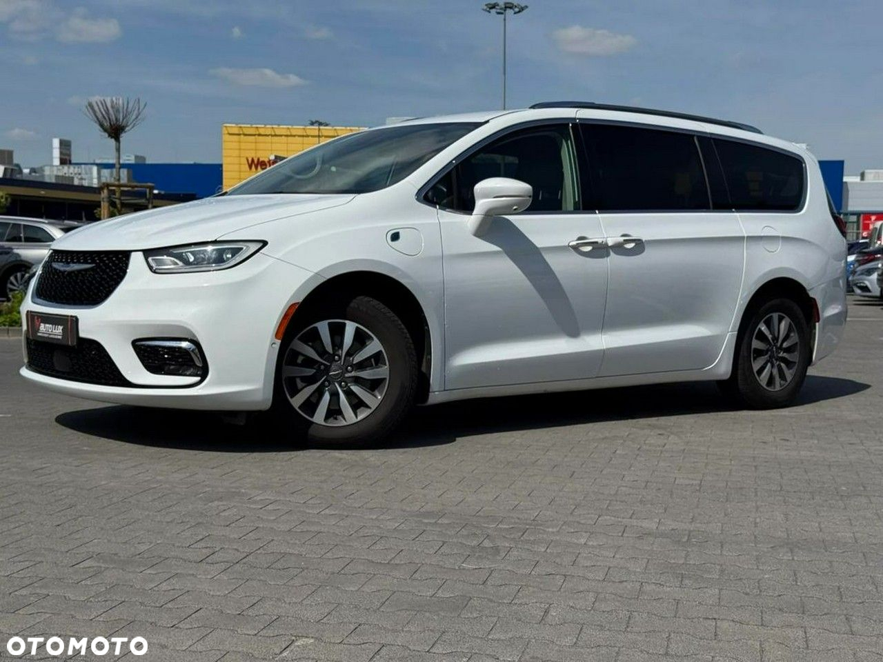 Chrysler Pacifica - 5