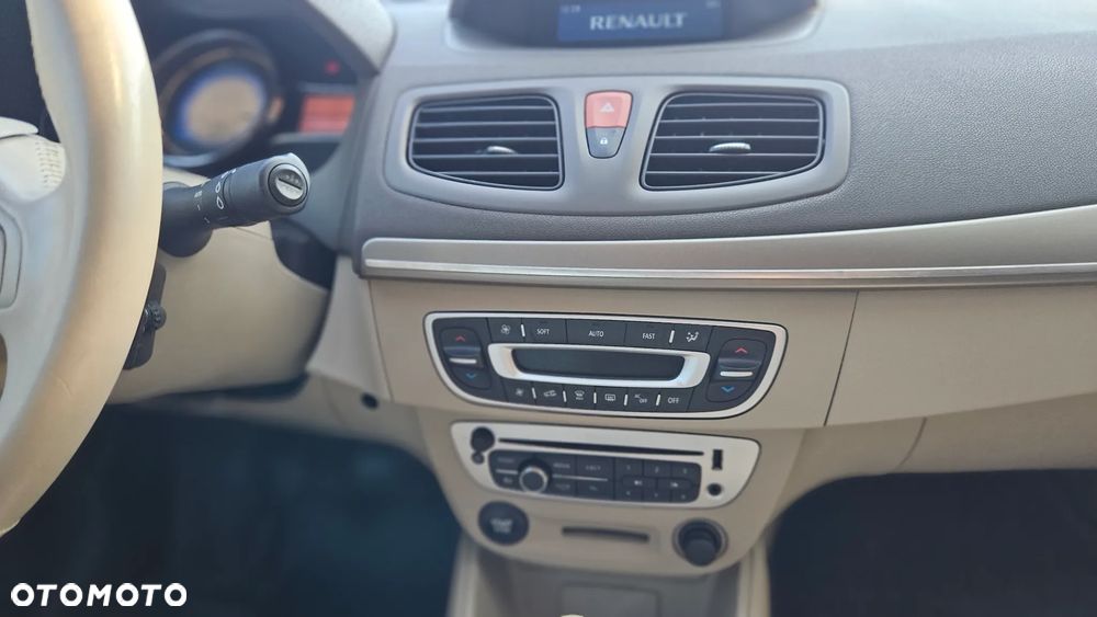 Renault Fluence 1.6 16V Privilege - 15