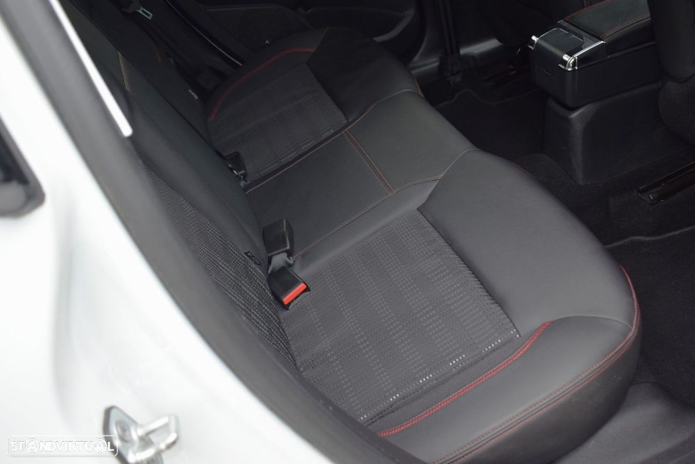 Peugeot 208 1.2 PureTech GT Line - 41