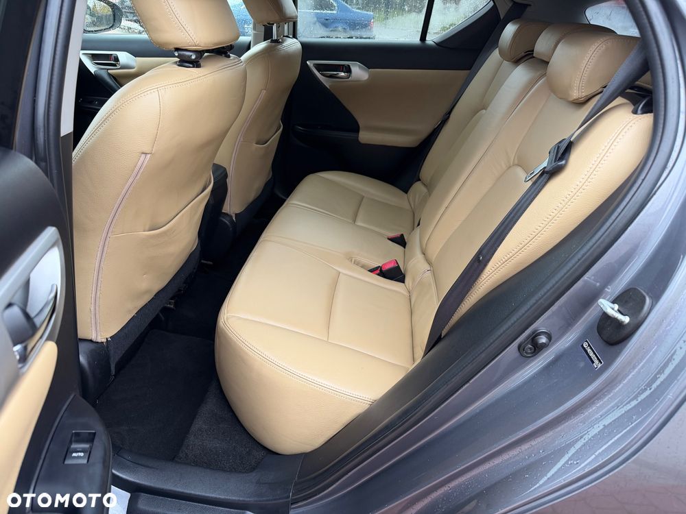 Lexus CT 200h Prestige - 21