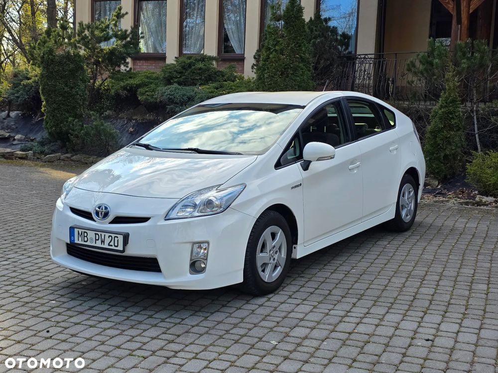 Toyota Prius (Hybrid) - 9