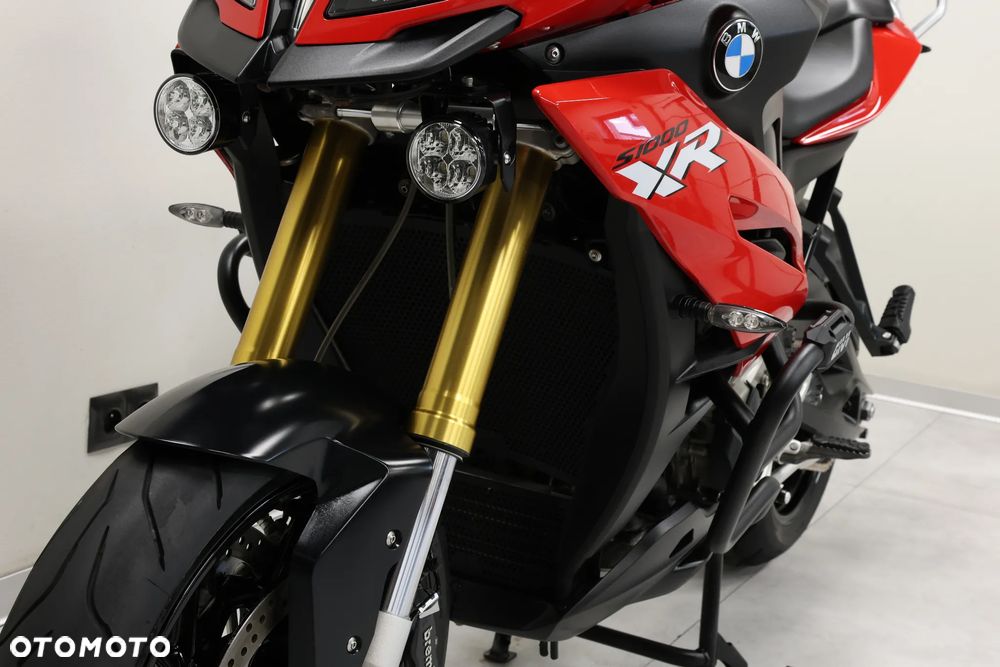 BMW S - 23