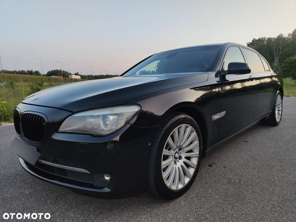 BMW Seria 7 750i L xDrive - 15