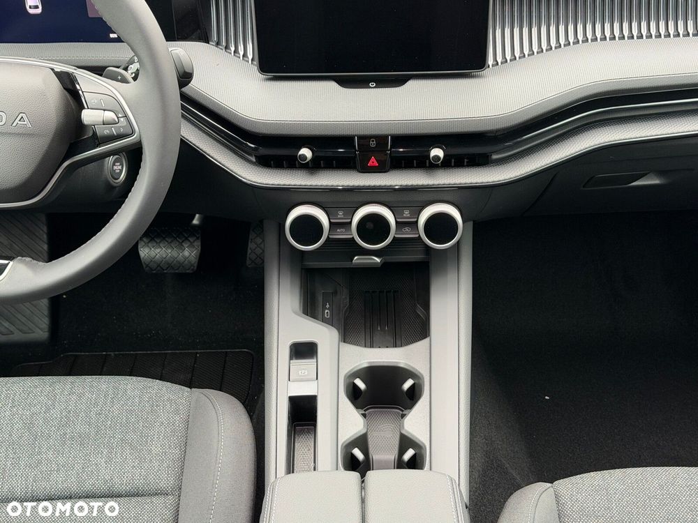 Skoda Superb 2.0 TDI SCR Essence DSG - 13