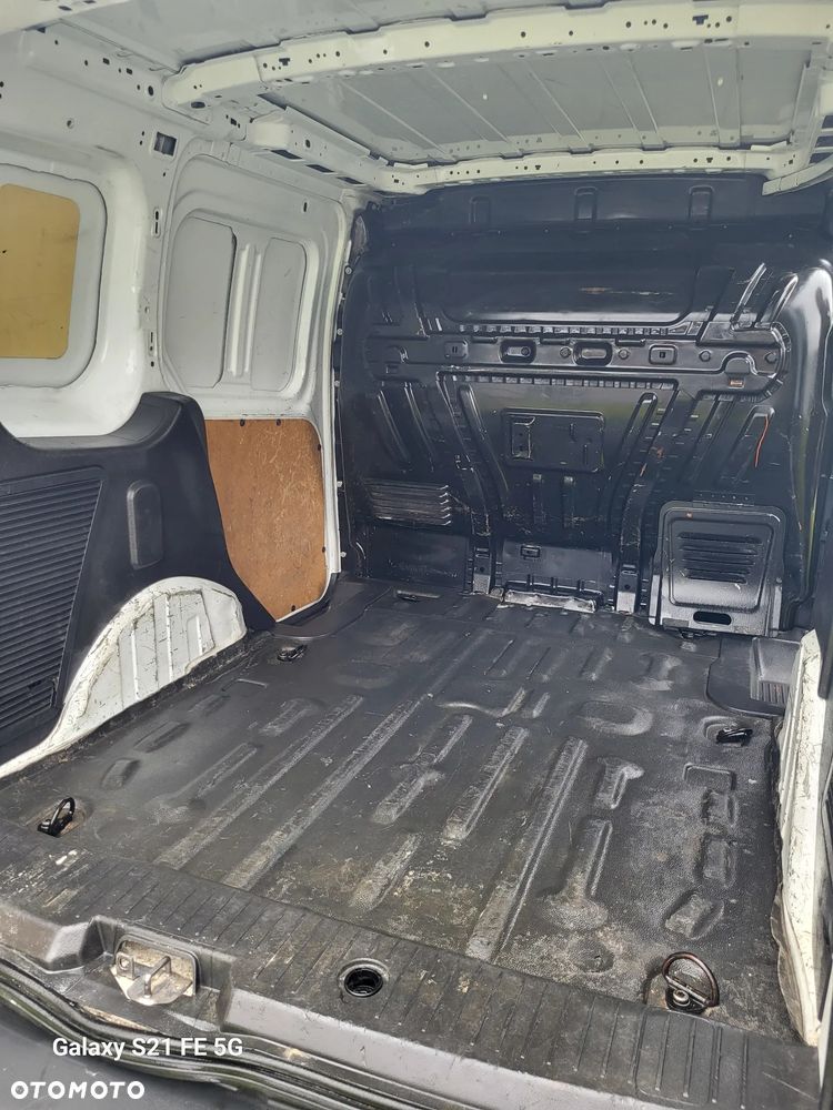 Ford TRANSIT CONNECT - 13