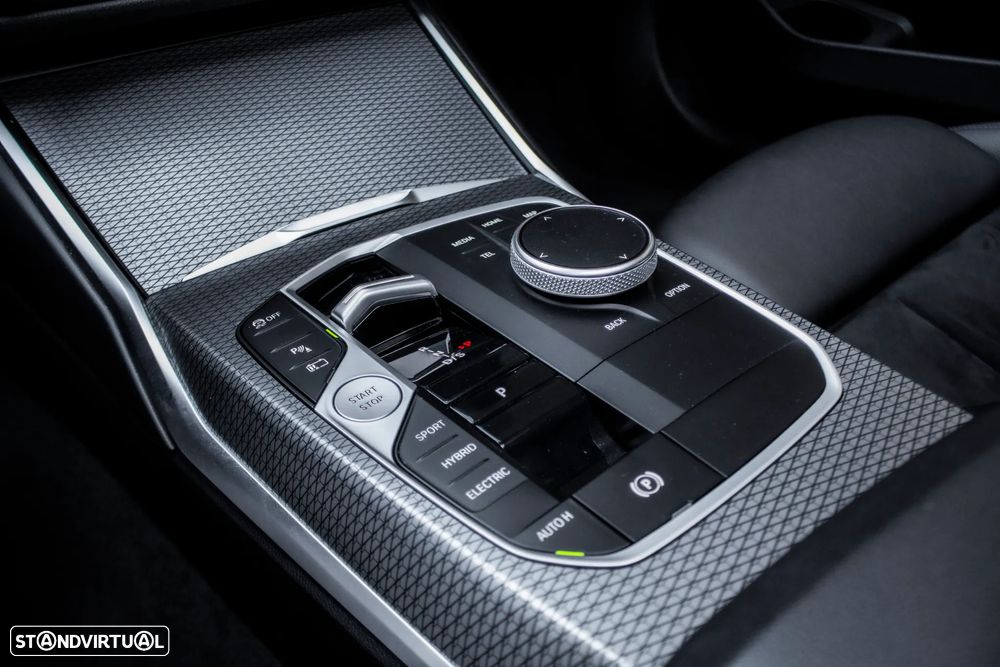 BMW 320 e Pack M Auto - 19