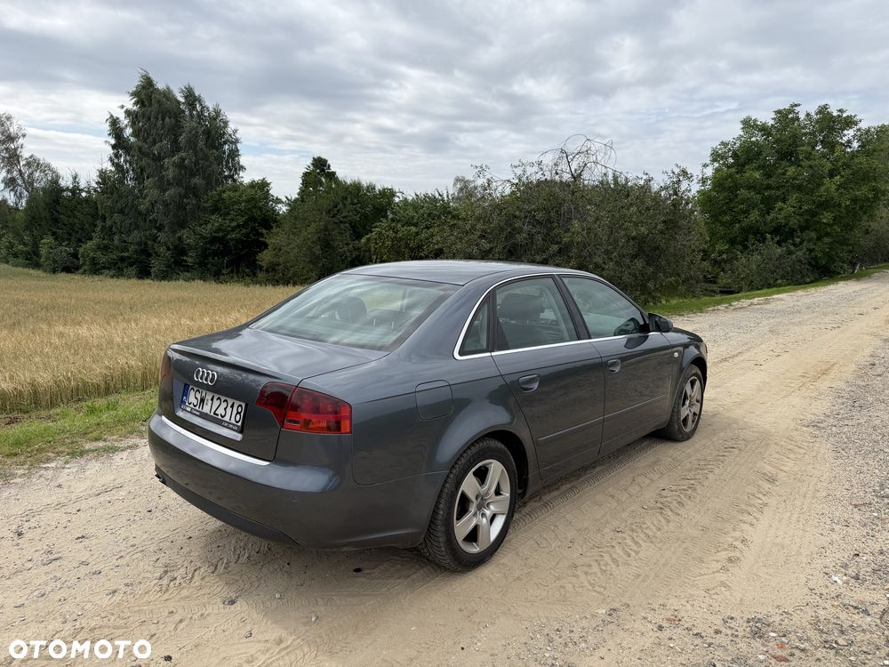 Audi A4 Limousine - 3