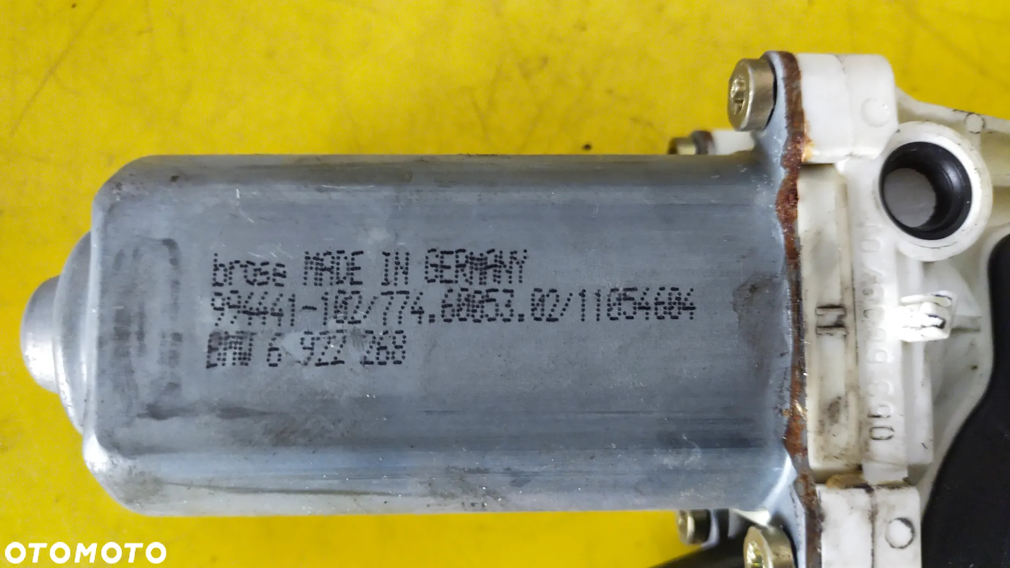 PODNOŚNIK PRZÓD PRAWY 6922268 BMW E60 - 3