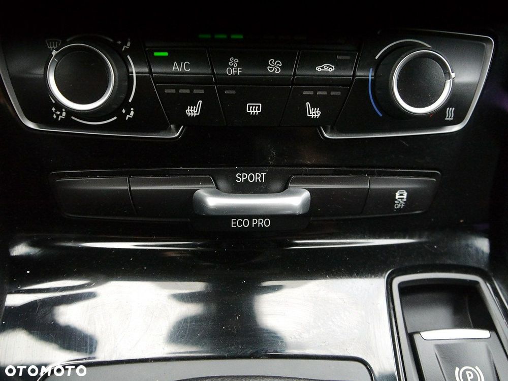 BMW Seria 2 216d Luxury Line - 24