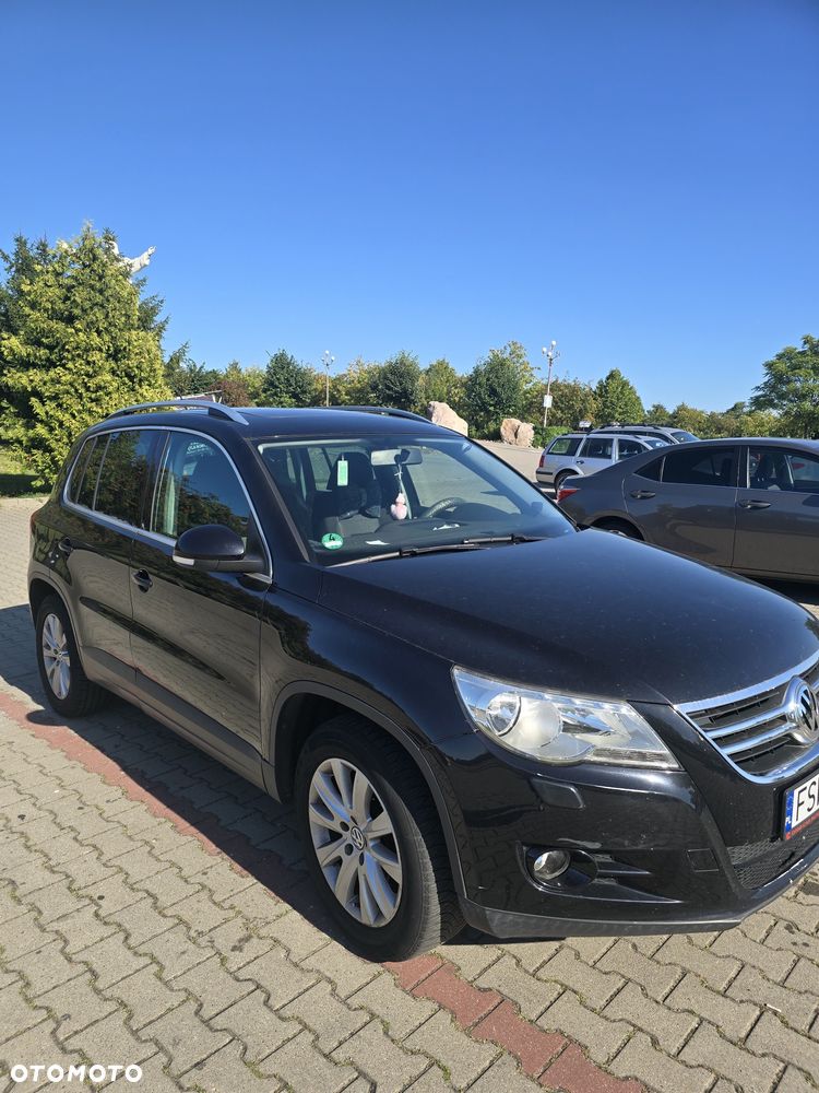 Volkswagen Tiguan - 1