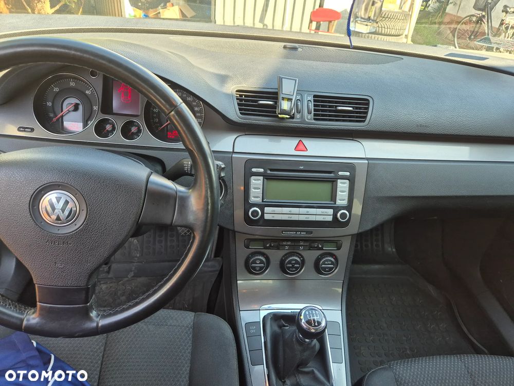 Volkswagen Passat 1.9 TDI Comfortline - 12