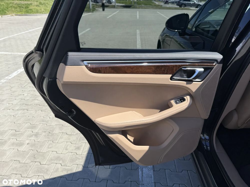 Porsche Macan Standard - 16