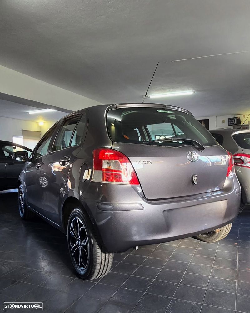 Toyota Yaris 1.4 D-4D AC - 13