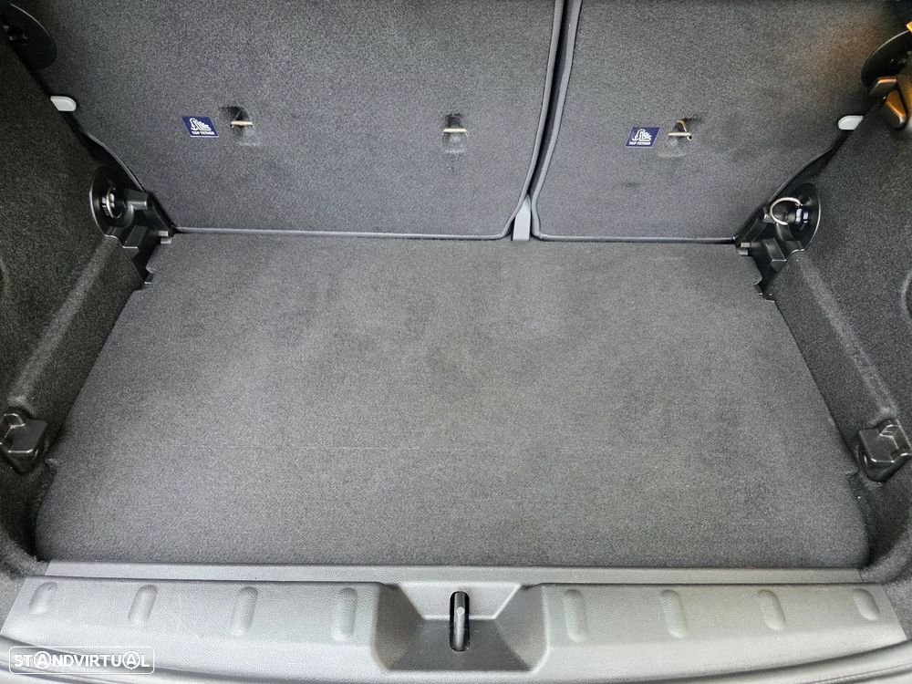 MINI 5 Portas Cooper D Auto - 57