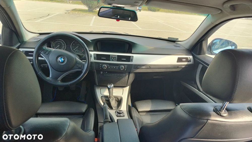 BMW Seria 3 325i - 12