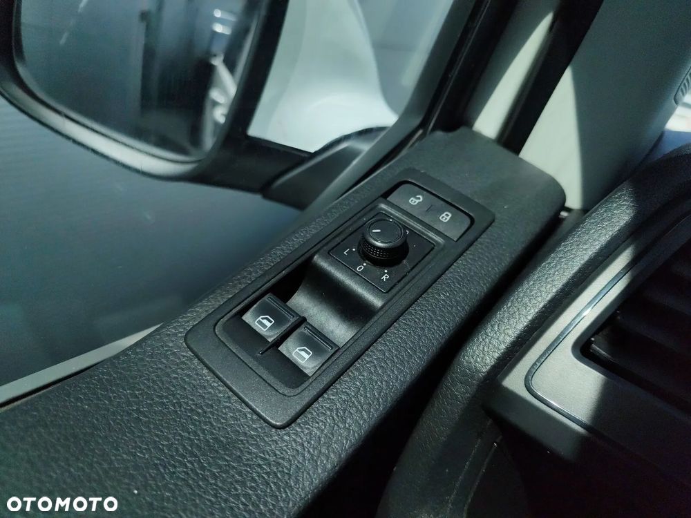 Volkswagen Transporter - 17