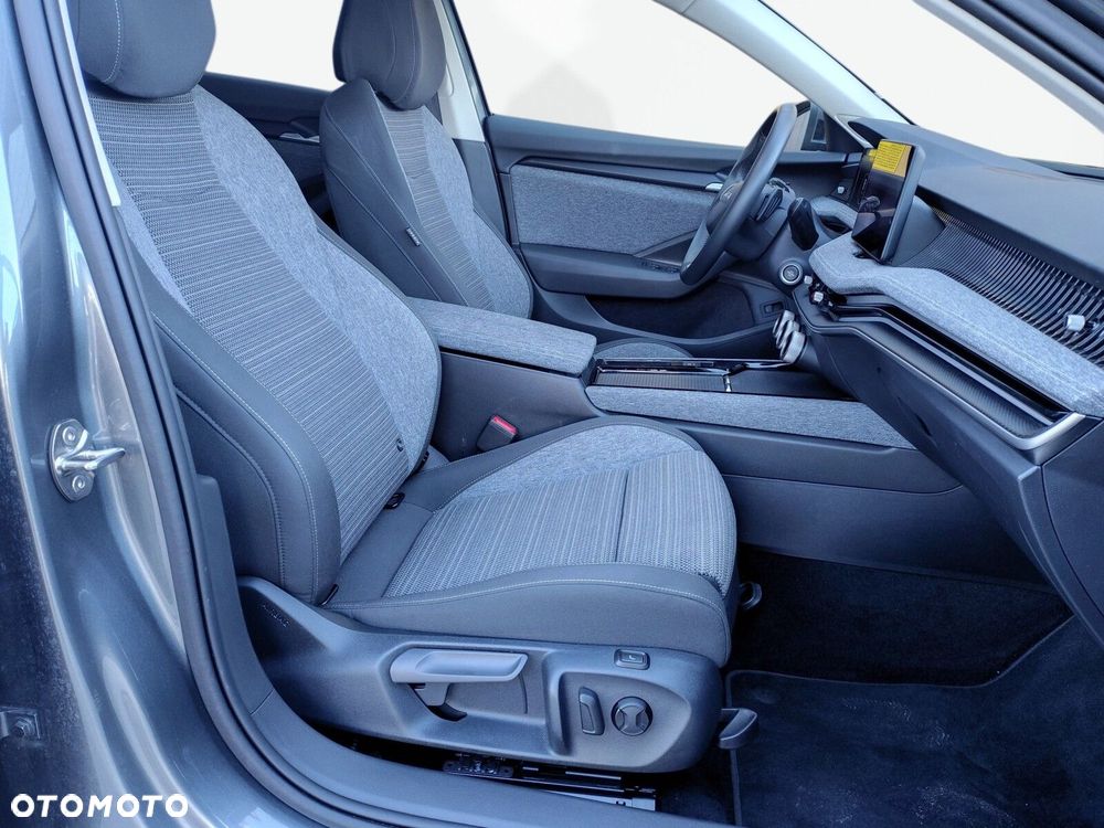 Skoda Superb 2.0 TDI SCR Selection DSG - 18