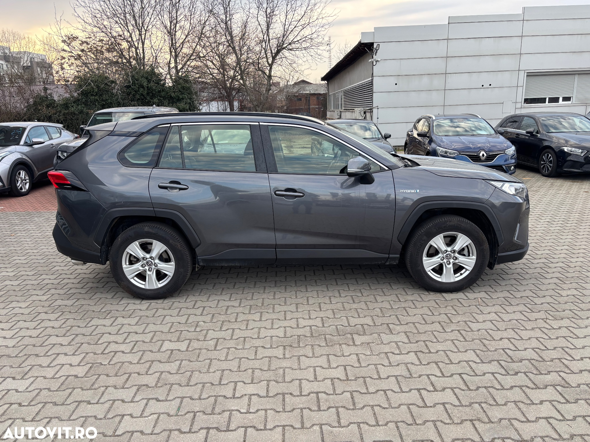 Toyota RAV4 - 3