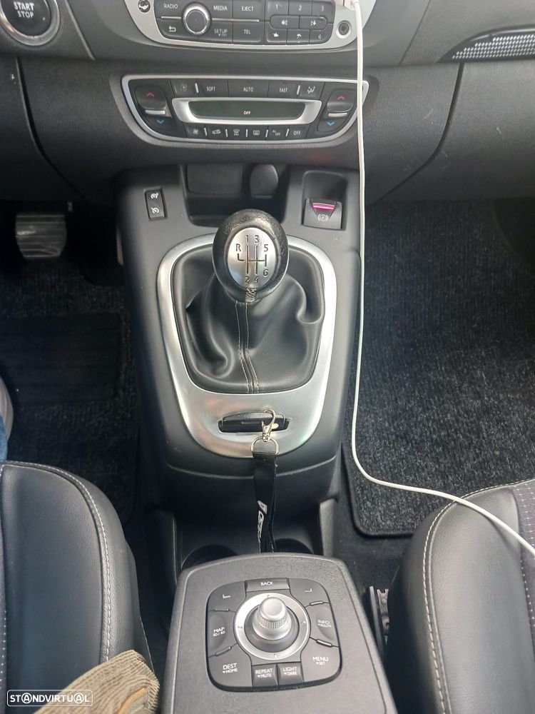 Renault Scénic 1.5 dCi Sport SS - 27