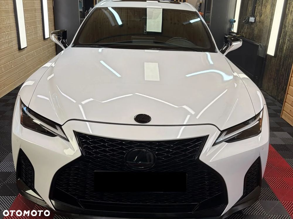 Lexus IS - 4