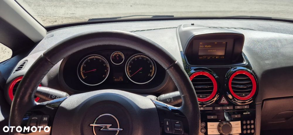 Opel Corsa 1.4 16V Cosmo - 10