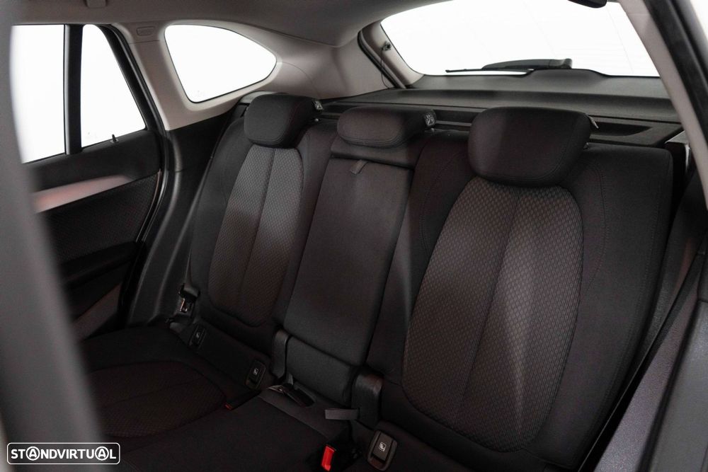 BMW X1 25 e xDrive Corporate Edition - 11