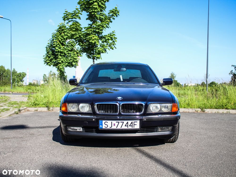 BMW Seria 7 740i - 4