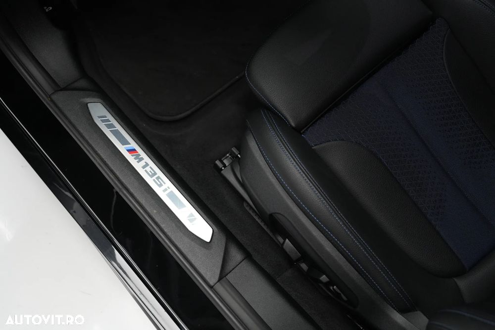 BMW M1 M135i xDrive AT - 12