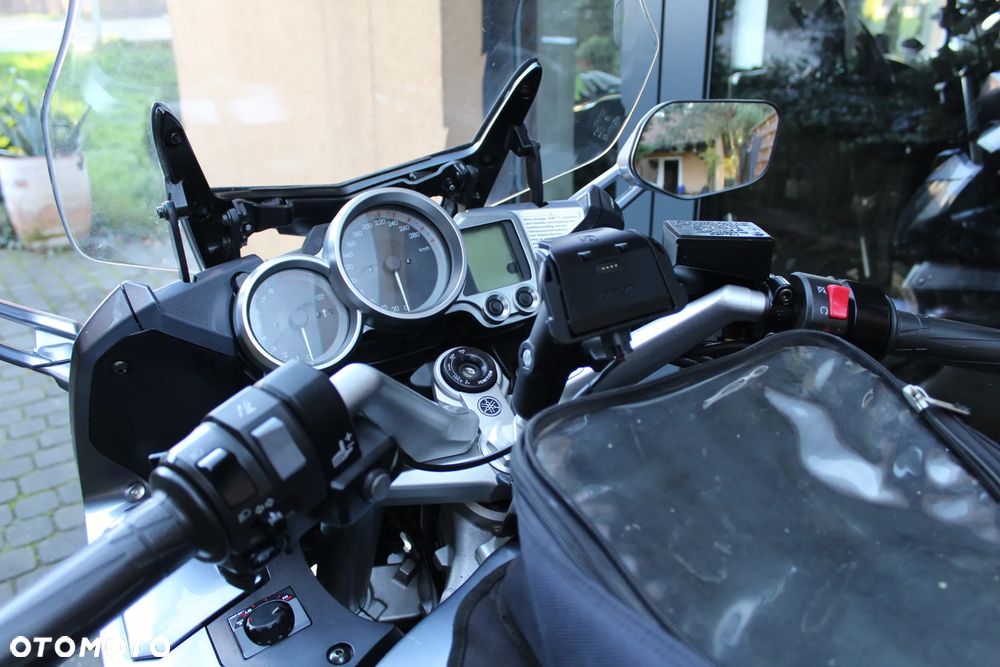 Yamaha FJR - 4