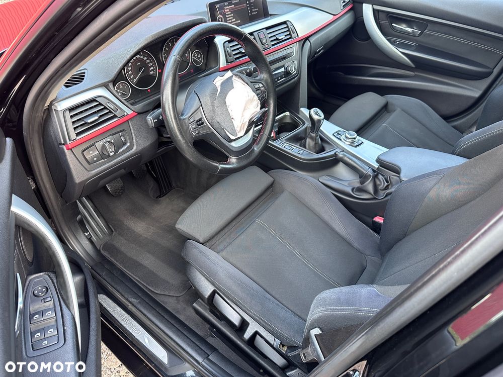 BMW Seria 3 328i Sport Line - 9