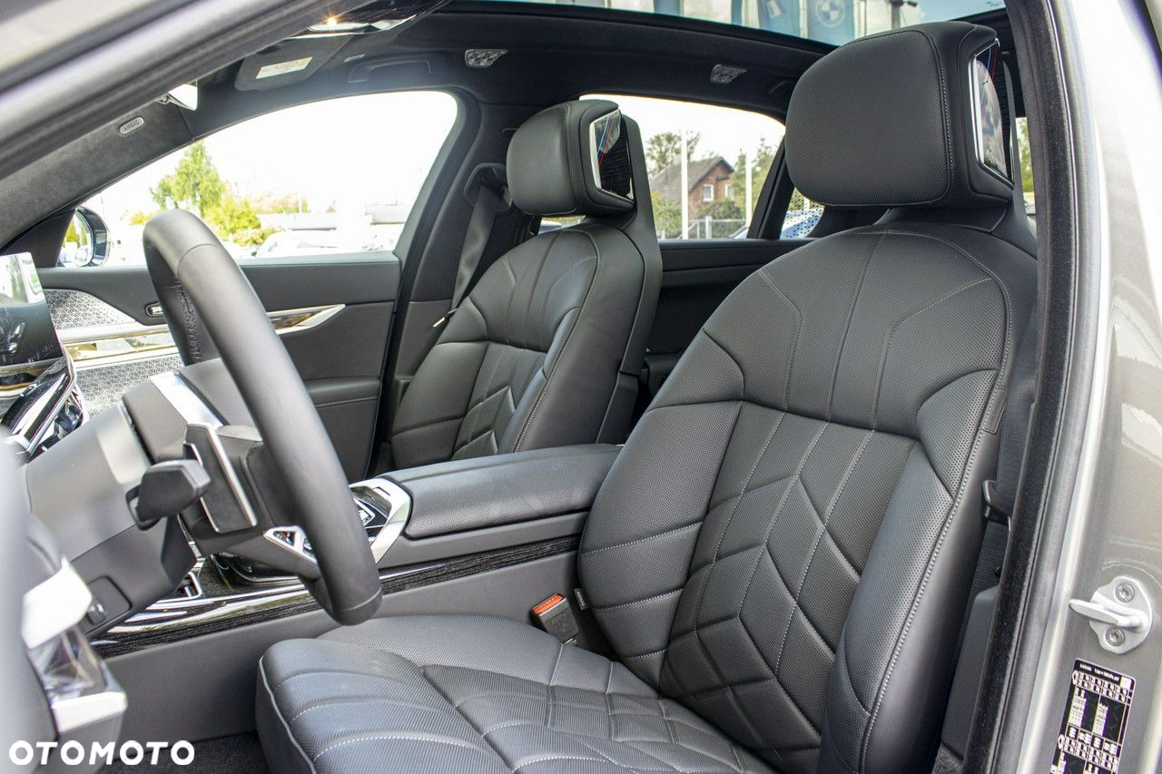 BMW Seria 7 - 13