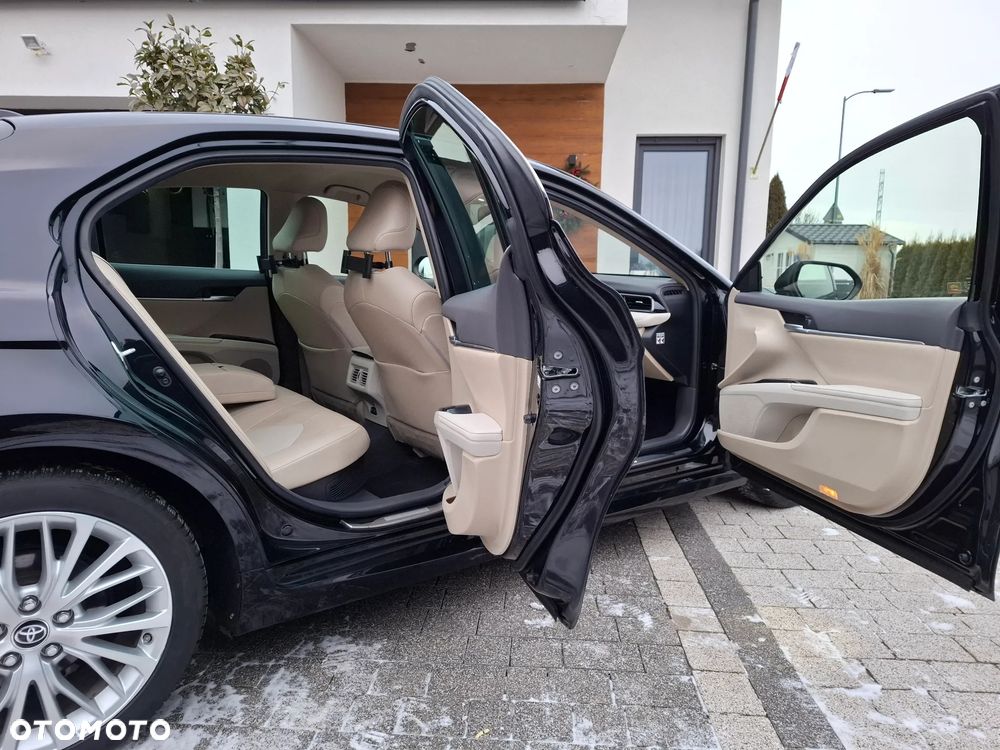 Toyota Camry 2.5 Hybrid Executive CVT - 6