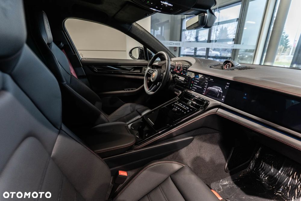 Porsche Panamera - 12