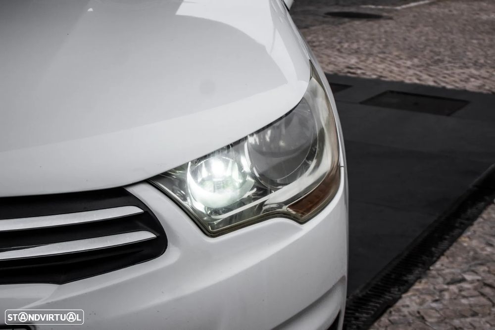 Citroën C4 HDi 90 Attraction - 8
