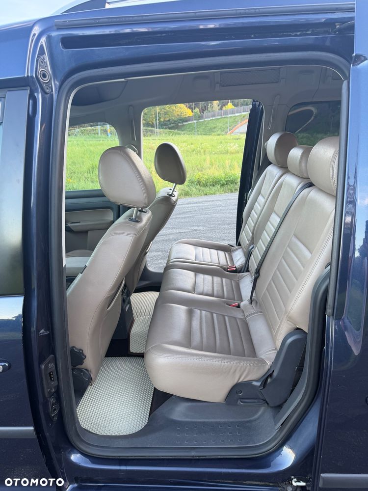 Volkswagen Caddy Maxi Highline DSG - 10