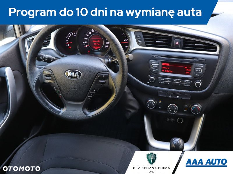 Kia Ceed - 8