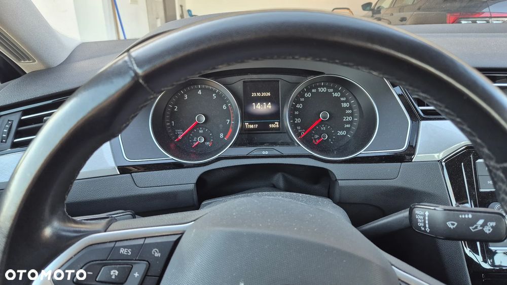 Volkswagen Passat - 8