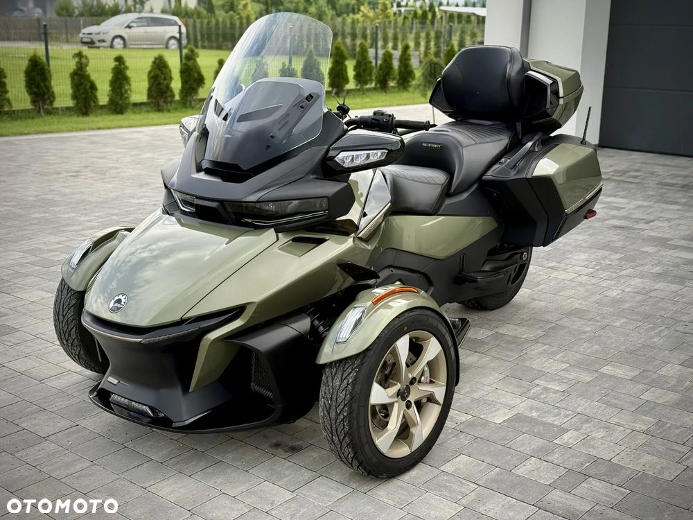 Can-Am Spyder - 16