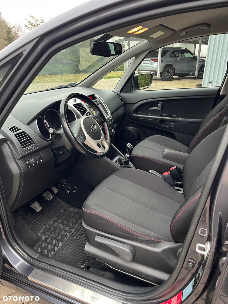 Kia Venga - 3