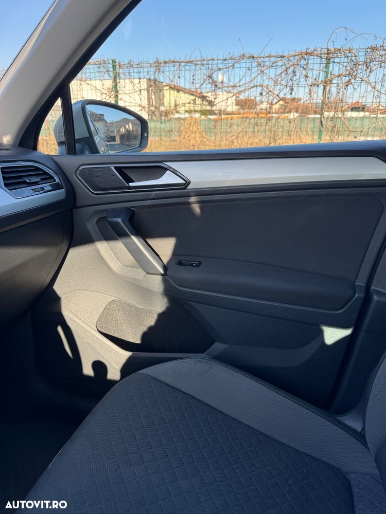 Volkswagen Tiguan 2.0 TDI 4Mot Comfortline - 15