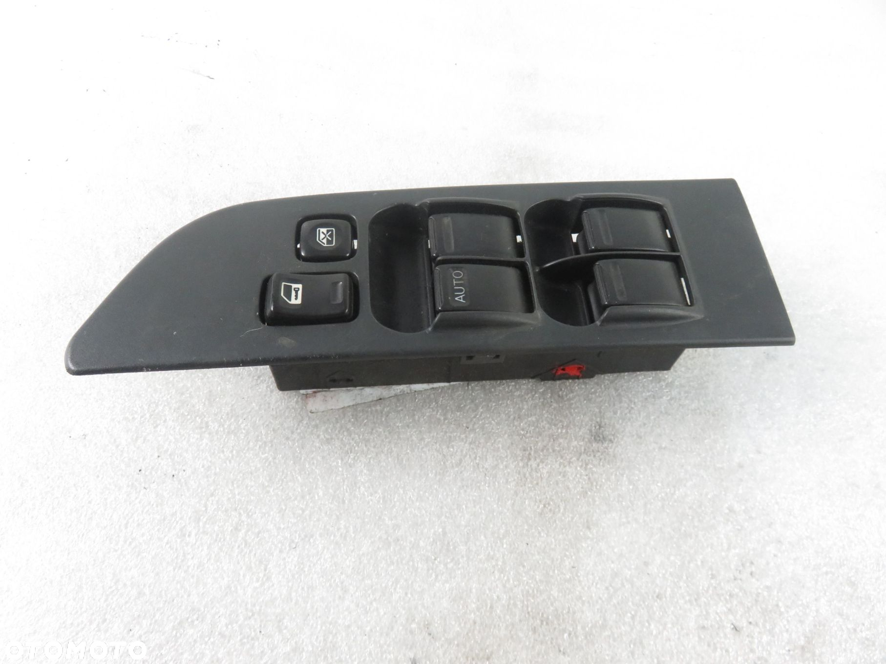 PANEL SZYB NISSAN TERRANO II (R20) 809612X800 - 3