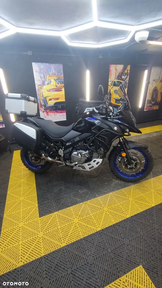 Suzuki V-STROM - 1