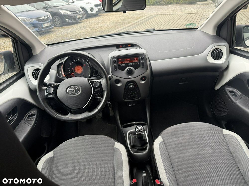 Toyota Aygo x-play - 14